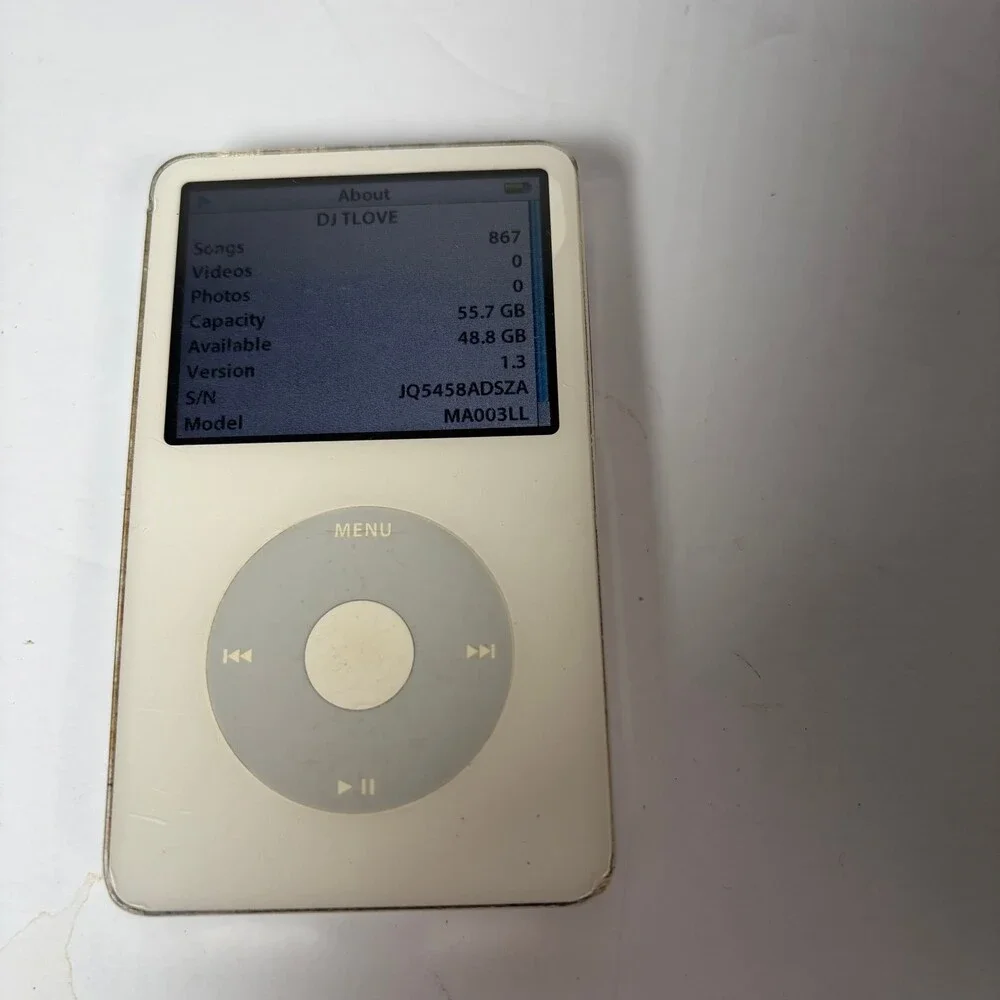 Apple iPod Classic 5th Gen Video (60GB) White MA003LL Tested & Working